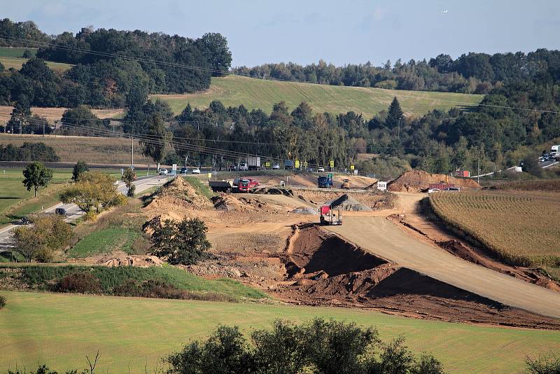 Z výstavby obchvatu Olbramovic, přeložky silnice I/3.