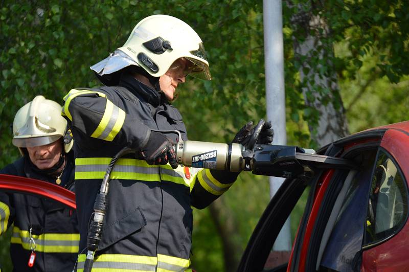 K oslavě svátku svého patrona, sv. Floriána, hasiči připravili dny otevřených vrat.