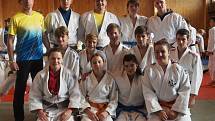 Družstvo SKP judo Benešov v Kralupech.