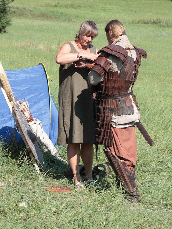 V Brdečném u Neveklova se sešli středověcí válečníci už posedmé.