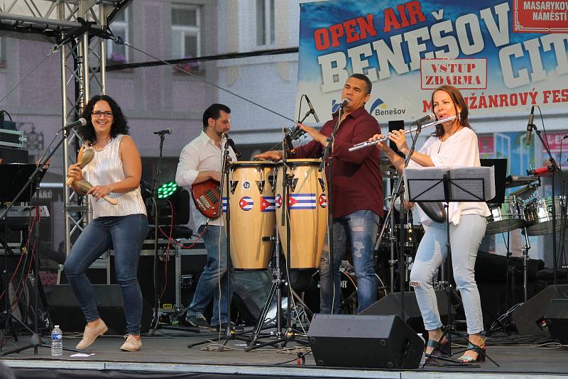 Latinskoamerickým večerem odstartoval třetí ročník festivalu Benešov City Live.