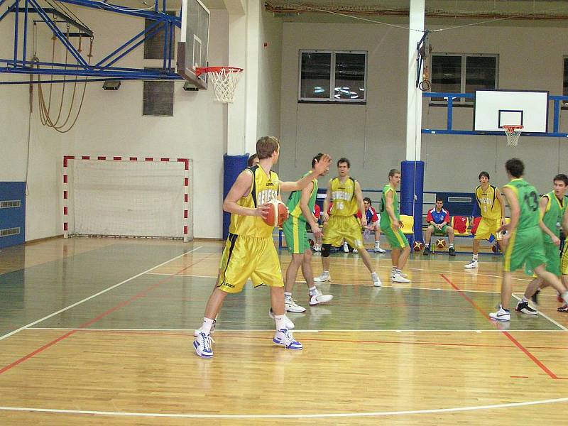 Basketbalový zápas 1. ligy BC Benešov - VŠB Ostrava 84:88.