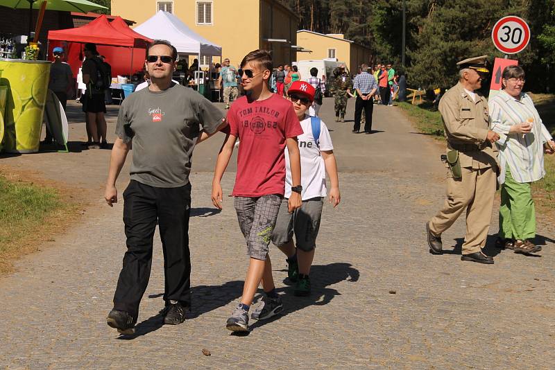 Vojenské technické muzeum se opět po roce velkolepě otevřelo veřejnosti. Dvacátou druhou sezonu zahájil průlet letounů i ukázka bitvy u Zborova.