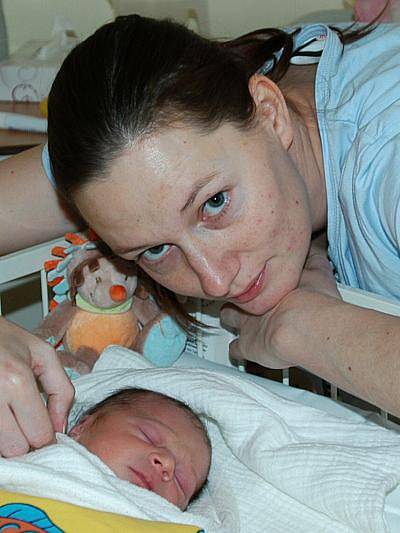 Kateřina a Pavel Chyle se 11. prosince ve 13 hodin stali rodiči prvorozeného syna Tomáše. Při příchodu na tento svět vážil 3 kilogramy a měřil 47 centimetrů. Doma bude v Čerčanech.