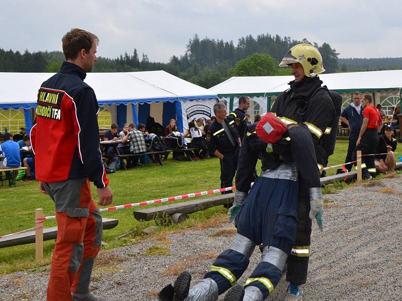 Prvenství obhájil několikanásobný vítěz soutěže Radek Kladiva z územního odboru Benešov, který dosáhl času 4:15,72 minuty, v kategorii nad 40 let zvítězil jeho kolega Kamil Němec (4:30,67). 