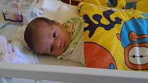 Malá Ema Litošová se narodila v pátek 2. června ve 14.14 s váhou 3140 gramů a mírou 50 centimetrů. Rodiče Lucie Litošová a Jan Litoš z Bílkovic se nemohli dočkat, až si prvorozenou dcerku odvezou domů. 