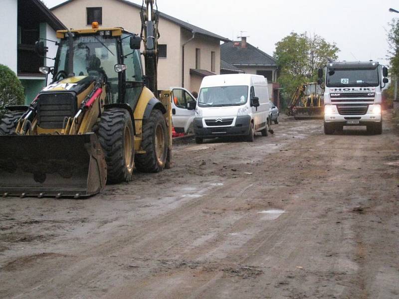 Dvě části kanalizace od Pecerad a Brodců jsou již propojeny - 10. října