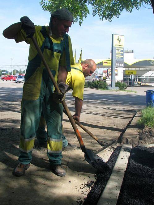 V Táborské ulici v Benešově jsou už nové chodníky