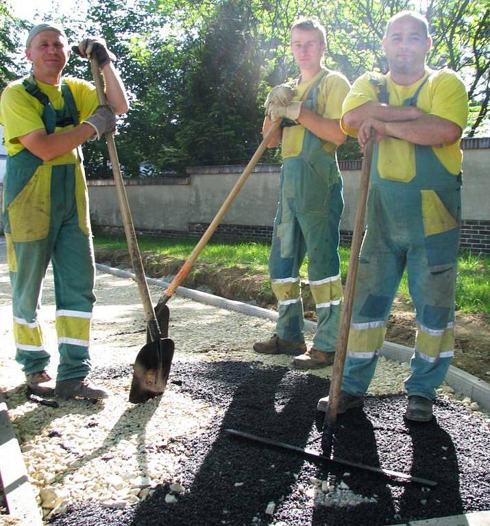 V Táborské ulici v Benešově jsou už nové chodníky