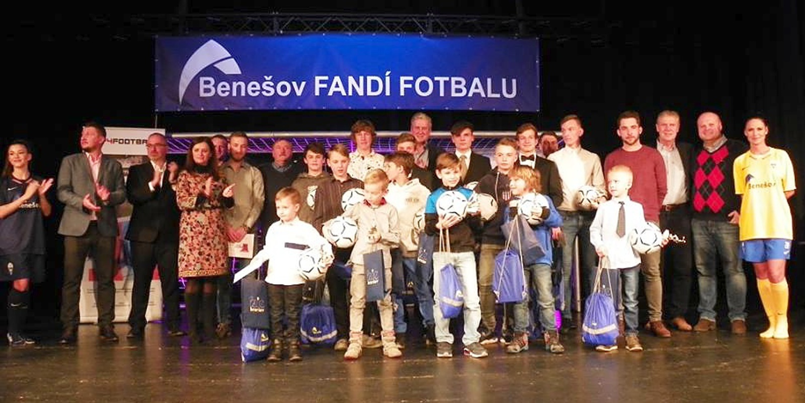 Fotbalistou roku SK Benešov se stal záložník Čapek - Benešovský deník