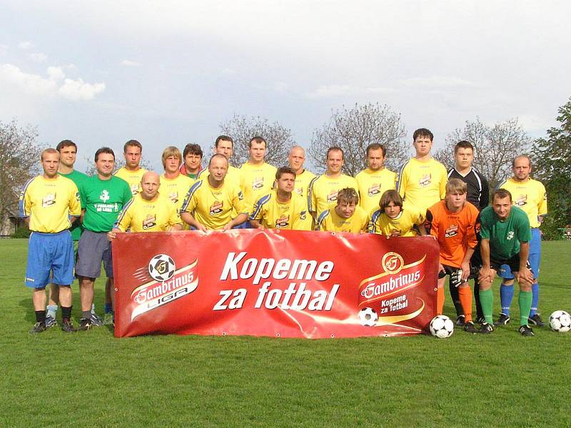 Michal Petrouš, trenér Slavie Praha, trénoval díky projektu Gambrinus Kopeme za fotbal, SK Olbramovice. 