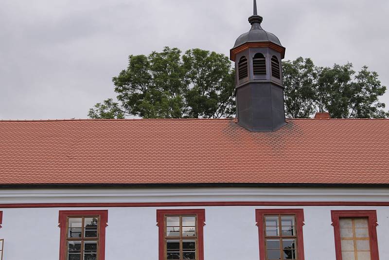 Díky literárnímu pořadu se mohli zájemci do třebešického zámku podívat.