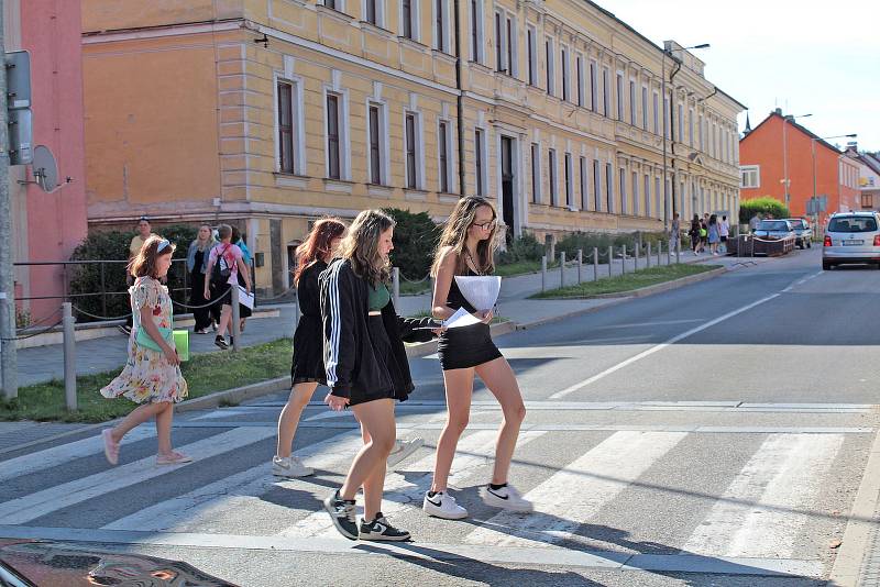 Z ukončení školního roku 2021/2022 a rozdávání vysvědčení na Základní škole ve Voticích.