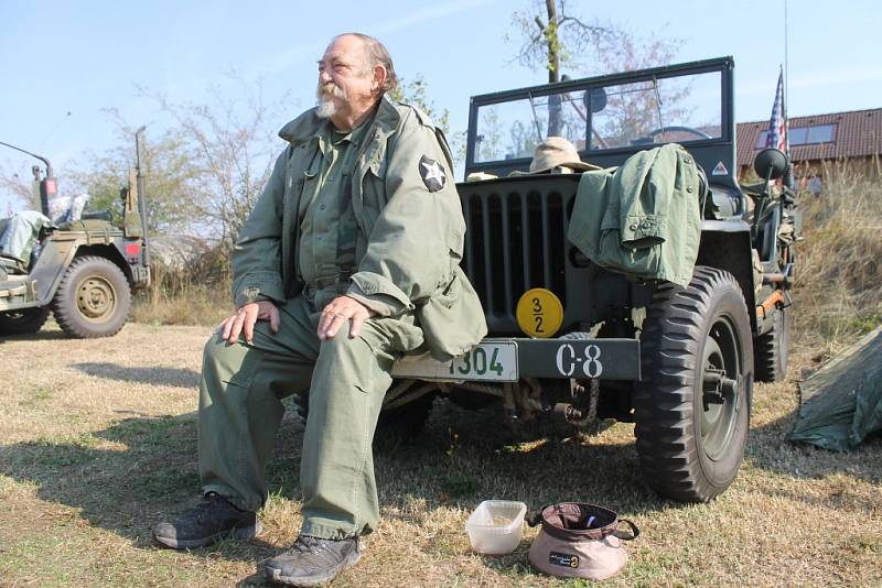 Deváté setkání příznivců US Army v Drahňovicích. 