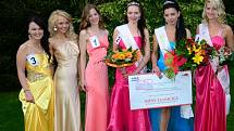 Z šatny a zákulisí volby Miss hasička Středočeského kraje 2013 na Konopišti.