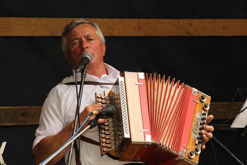 Ševcovský staročeský jarmark nabídl návštěvníkům zábavu, hry, muziku i různorodou nabídku stánkařů a řemeslníků.