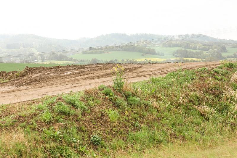 Z výstavby obchvatu Olbramovic, přeložky silnice I/3.