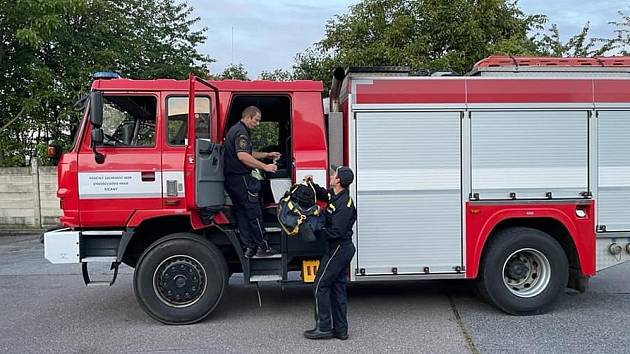 Z odjezdu středočeských hasičů z Říčan na pomoc lesními požáry zasaženému Řecku.