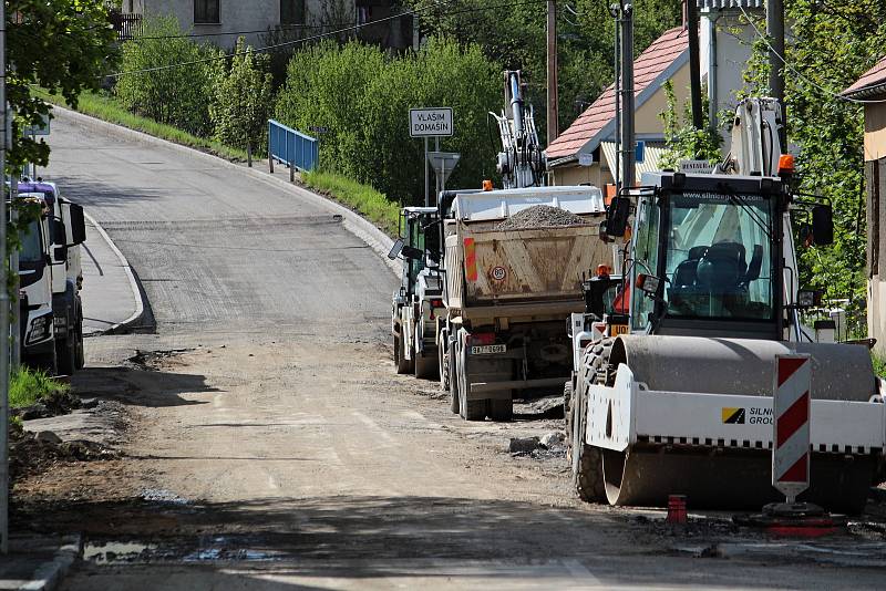 Rekonstrukce silnice II/112 v Domašíně.