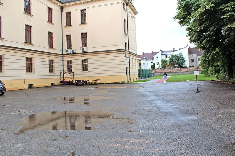 Ze slavnostního zahájení stavby tělocvičny Gymnázia Benešov.