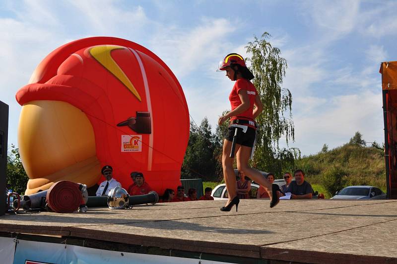 Hasičky Markéta Járková a Martina Papíková v Polsku reprezentovaly Benešovsko při soutěži o titul evropské Miss.