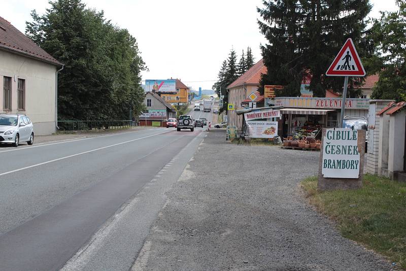 Protesty v Olbramovicích kvůli oddalování stavby obchvatu.