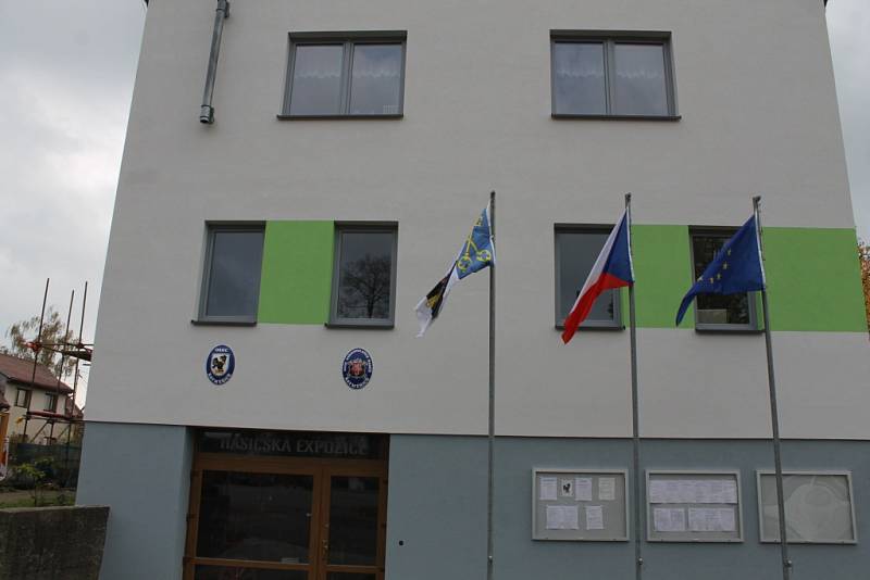 Volební místnost v Ratměřicích museli přizpůsobit rekonstrukci radnice.