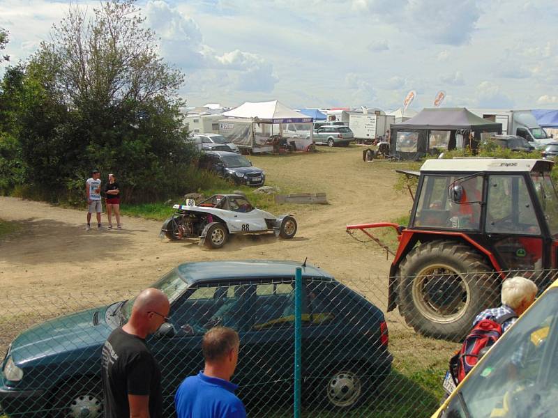 Mistrovství autokrosu oživilo poříčskou Homolku.