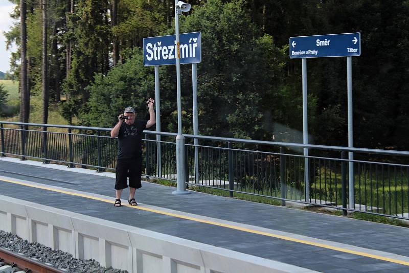 Ze slavnostního otevření úseku IV. železničního tranzitního koridou mezi Voticemi a Sudoměřicemi.