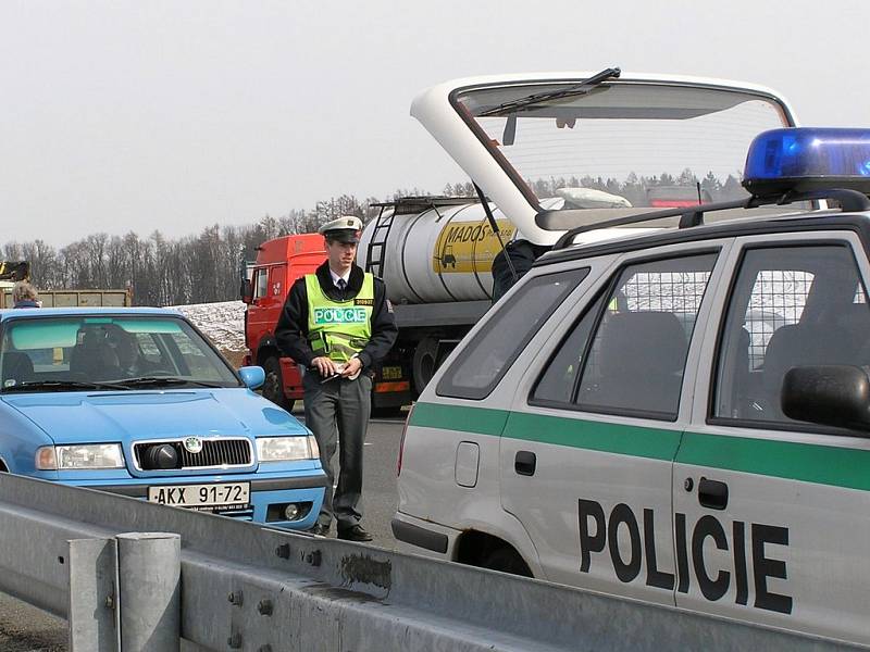 Na 1200 kilometrů silnic na Benešovsku dohlíží jen šest dopravních policistů. Mají  k dispozici pouze jediný automobil s radarem (na snímku). Práci dopraváků tak musejí suplovat  policisté z pořádkové služby