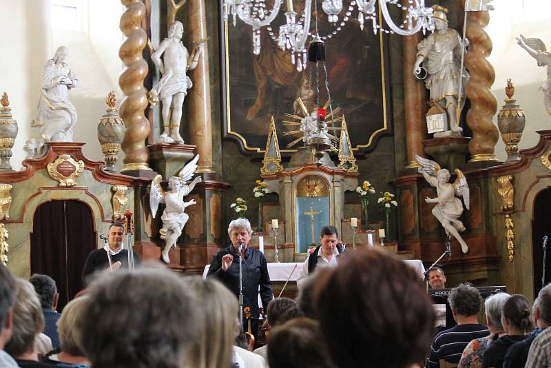 Koncert Hradišťanu a Jiřího Pavlici zahájil Načeradecké hudební léto.