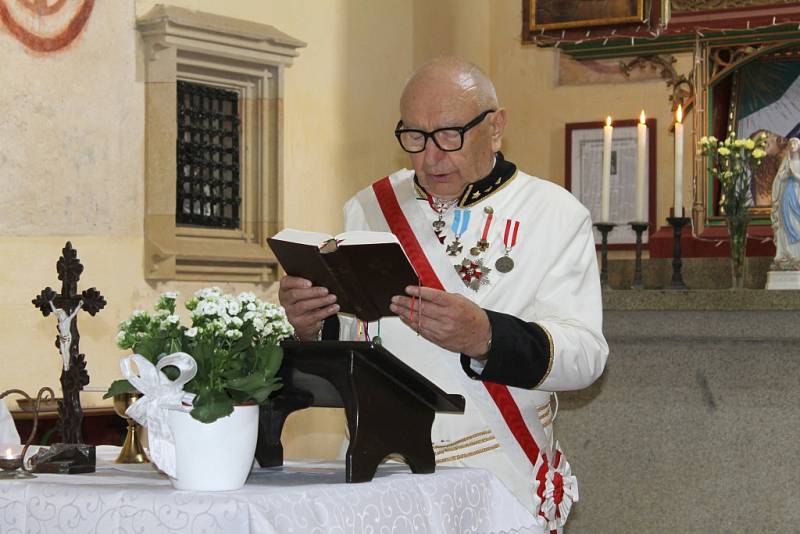 Pietní bohoslužba za Františka Ferdinanda a oslava narozenin Václava Potůčka na Chvojně.