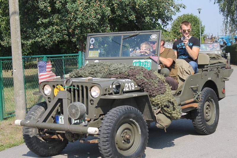 Deváté setkání příznivců US Army v Drahňovicích. 