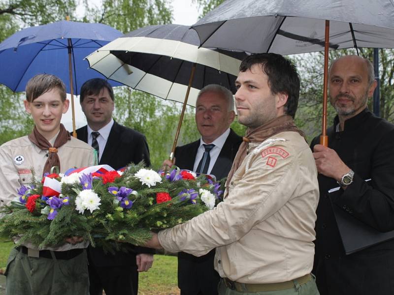 Pieta u mauzolea pod novým benešovským hřbitovem.