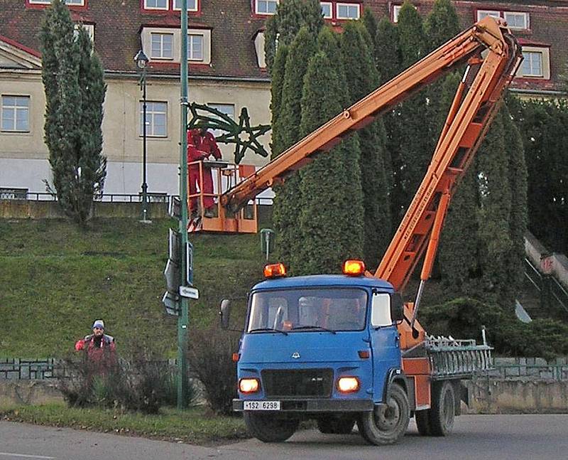 Vánoční zdobení v Týnci nad Sázavou.