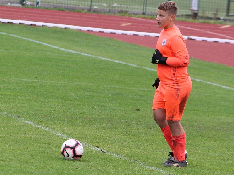 Česká fotbalová divize starších žáků U14: FC Sellier & Bellot Vlašim - FK Čáslav 0:4 (0:2).