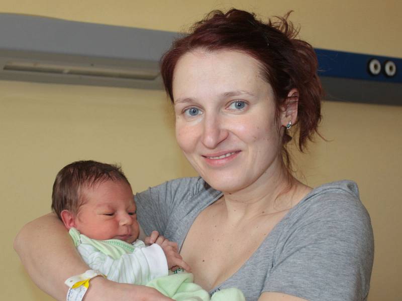 Slavnostním dnem pro Dagmar Zimmelovou je 5. únor. V 5.20 se jí narodil malý Ondřej. Na svět přišel s váhou 3,06 kilogramu a mírou 51 centimetrů. Doma v Benešově se na brášku těší jeho sestřička Marina (3,5).