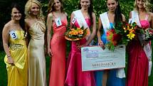 Z šatny a zákulisí volby Miss hasička Středočeského kraje 2013 na Konopišti.