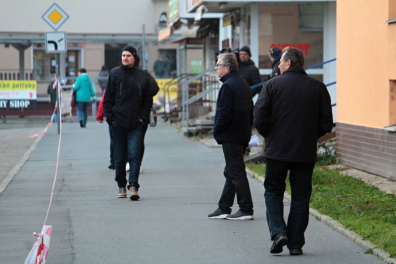 Následky požáru Obchodního domu Hvězda v Benešově.