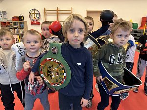 Den malých bojovníků se šampionem v MMA a boxu Vasilem Ducárem v Mateřské škole MiniSvět v Mrači.