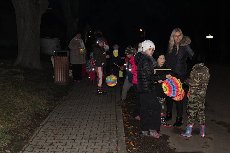 Cílem lampiónového průvodu byl blízký Dolejší mlýn.