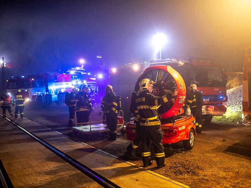 Cvičení IZS ve votickém železničním tunelu.