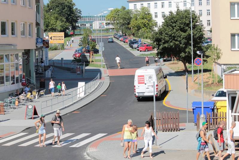 Ulice Karla Nového už slouží motoristům. Někdy ale také skateboardistům.