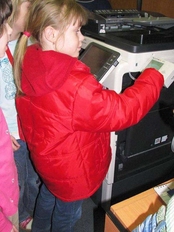 Na exkurzi redakce Benešovského deníku dorazili žáci teplýšovické základní školy