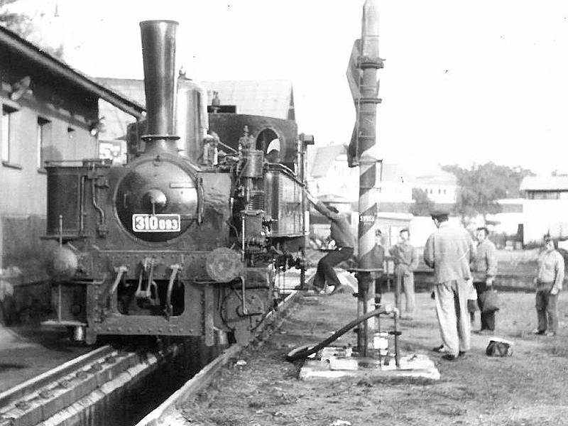 Oslavy 90. výročí zprovoznění tratě z Benešova do Vlašimi v říjnu 1985.