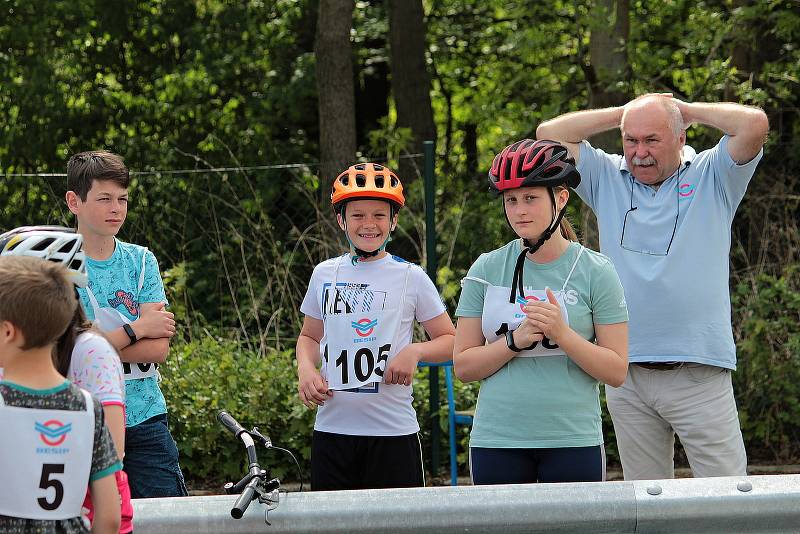 Z okresního kola Dopravní soutěže mladých cyklistů v Benešově.