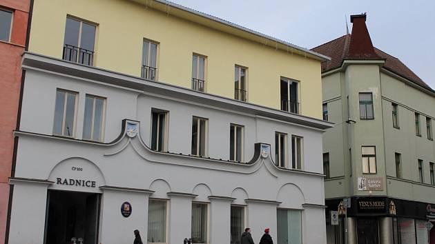 Benešovská radnice na Masarykově náměstí.