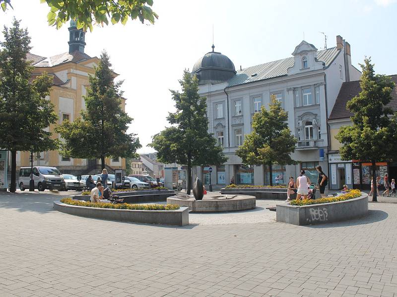 Centrum Benešova, kašna na Masarykově náměstí.