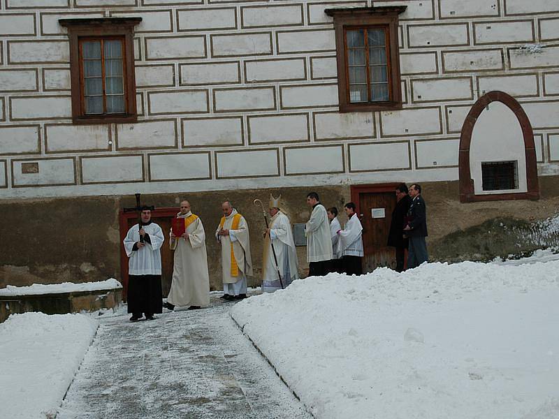 Svěcení kaple Nejsvětější Trojice na Komorním Hrádku.