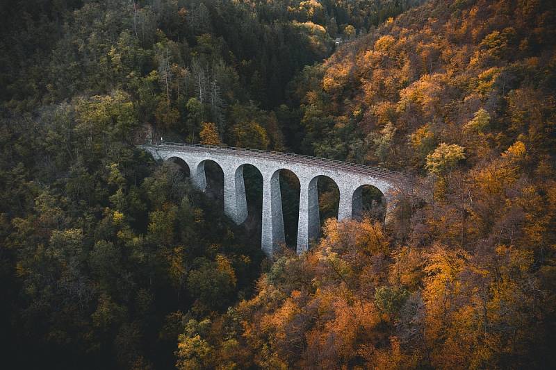 Železniční viadukt Žampach.